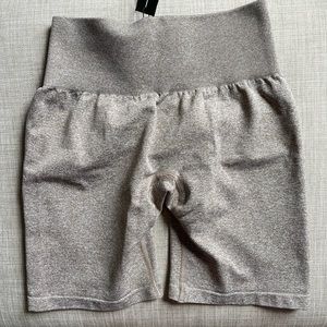 NVGTN scrunch butt shorts